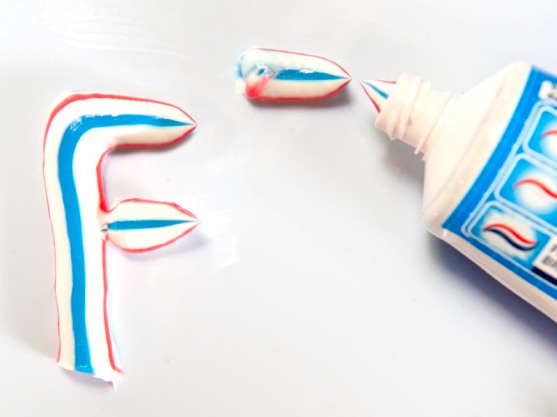 fluoride-ion-toothpaste